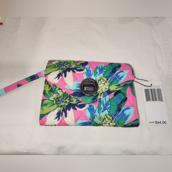 Vera Bradley Handbags - Vera Bradley Your Turn Smartphone Wristlet Tropical Paradise